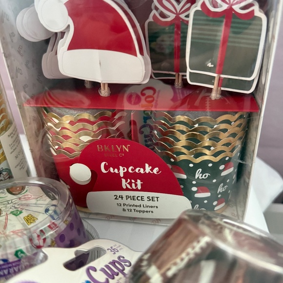 π Holiday & Game Day Cupcake Cups β Brand New! ππ - Picture 3 of 7